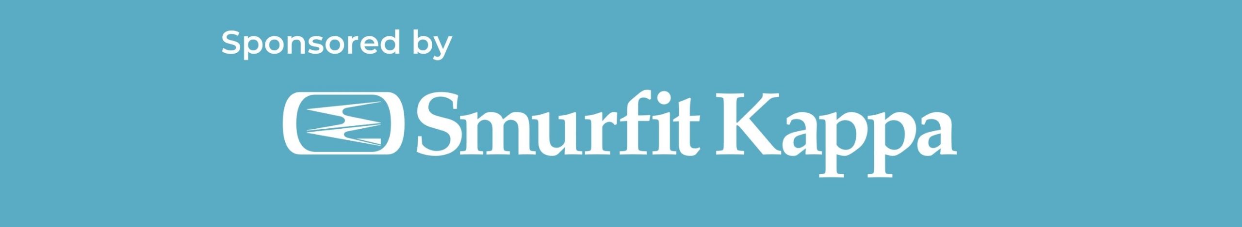 Logotipo "Sponsored by Smurfit Kappa" sobre fondo azul, destacando patrocinio y marca.