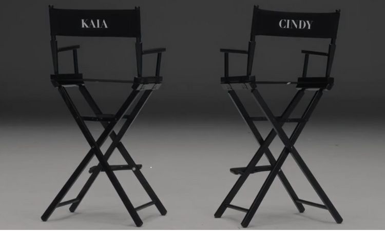 Two chairs at the upcoming Zara Streaming where you can read the names of Cindy Crawford and Kaia Gerber