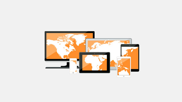 Pantallas muestran mapas en diferentes dispositivos, como ordenador, tablet y móvil, destacando la conectividad global y el marketing digital.
