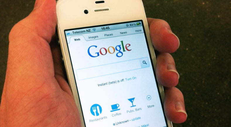 Apple recibió más de 926M€ por seguir mostrando el buscador Google en los iPhone