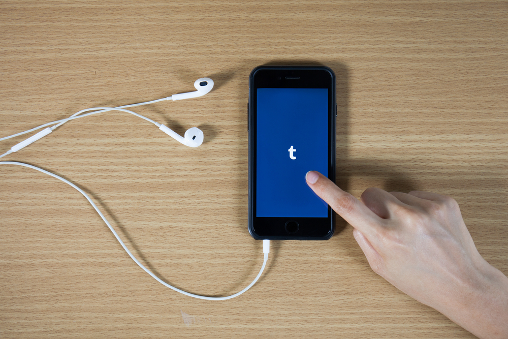 Yahoo devuelve su equipo comercial propio a Tumblr ante una posible venta