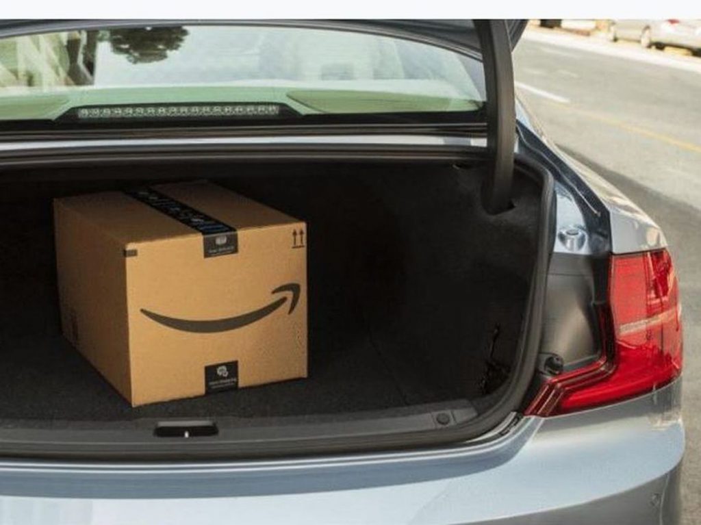 ¿Dejarías la llave de tu coche a Amazon? Así funcionan las nuevas entregas In-car Delivery para clientes Prime