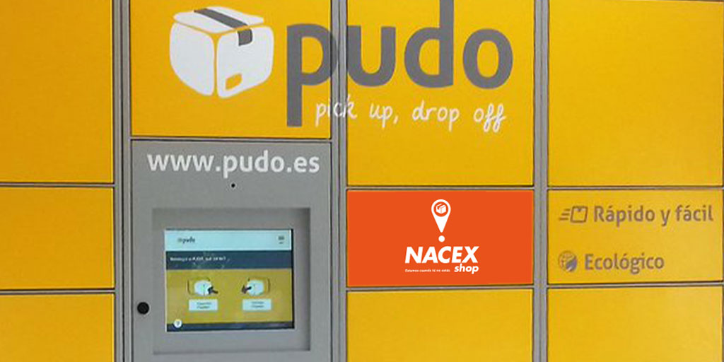 Taquilla amarilla de paquetes de "pudo" con pantalla t&aacute;ctil central en un entorno f&aacute;cil y ecol&oacute;gico. Texto: "www.pudo.es", "R&aacute;pido y f&aacute;cil", "Ecol&oacute;gico", "NACEX shop".