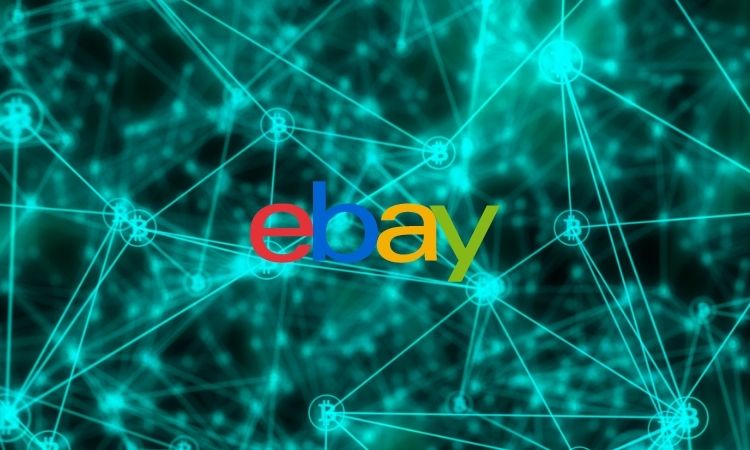 Logotipo de eBay flotando sobre fondo digital azul con nodos interconectados, simbolizando conexión y comercio global. Texto: "ebay".
