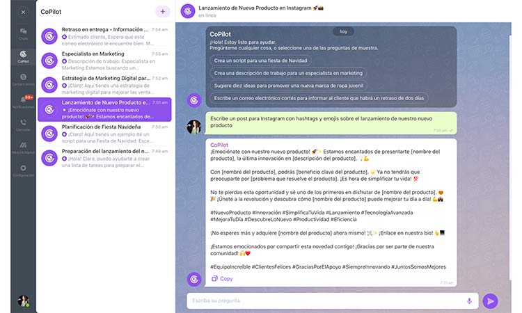 Dos pantallas de conversaci&oacute;n; izquierda ofrece consejos de marketing para redes sociales en un chat azul, derecha muestra transcripci&oacute;n en herramienta CoPilot. 

"Transcript providing marketing insights and actionable recommendations for enhancing business strategies."