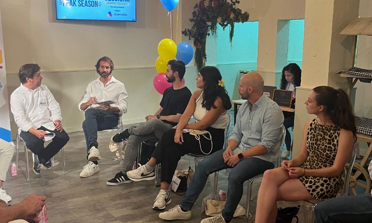 Un gr&aacute;fico muestra l&iacute;neas en zigzag, simbolizando presi&oacute;n. A la izquierda, texto: "IDEA #1 Alivia la presi&oacute;n ahora. Revela la presi&oacute;n del &eacute;xito en marketing con una serie de v&iacute;deos de suspense que finaliza con un ebook que ofrece alivio".