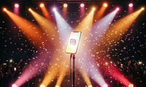 imagen creada con Nano Banana Pro de un móvil con el logo de instagram bajo los focos