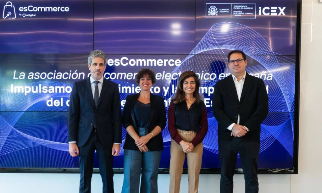 presentación de escommerce, con susana voces