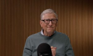 Fotograma del vídeo publicado por Bill Gates para acompañar su ensayo sobre la IA en su blog Gates Notes.